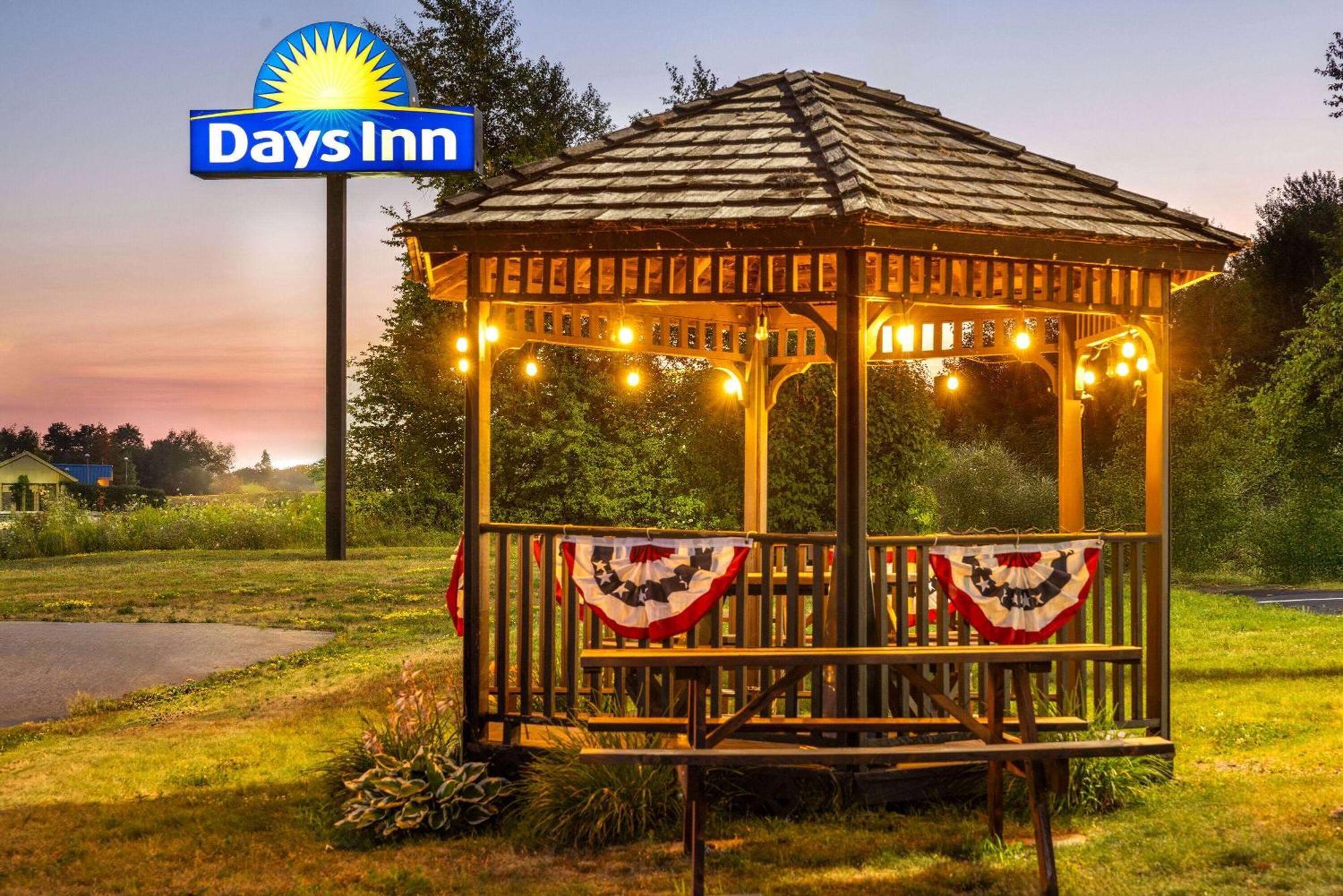 Days Inn By Wyndham Айрън Маунтин Екстериор снимка