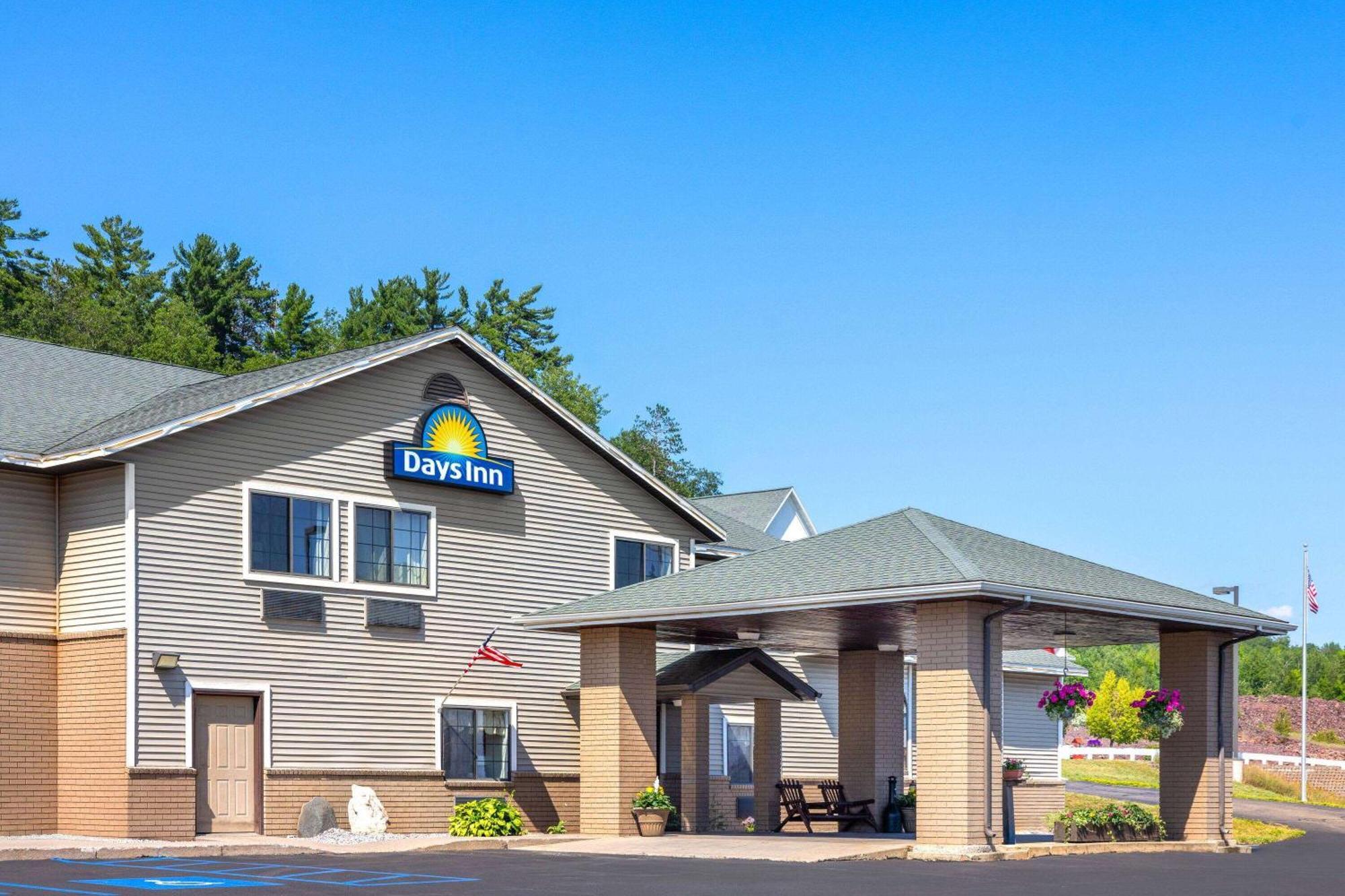 Days Inn By Wyndham Айрън Маунтин Екстериор снимка